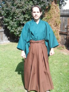 Hakama: Simbol Tradisi, Kehormatan, dan Disiplin dalam Seni Bela Diri dan Budaya Jepang