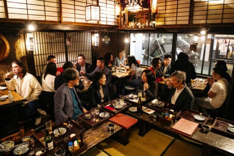 Izakaya: Surga Kuliner Jepang yang Hangat dan Menggugah Selera