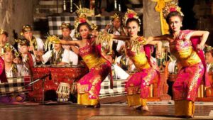 Melestarikan Harta Karun Warisan: Menggali Lebih Dalam Seni dan Budaya Tradisional