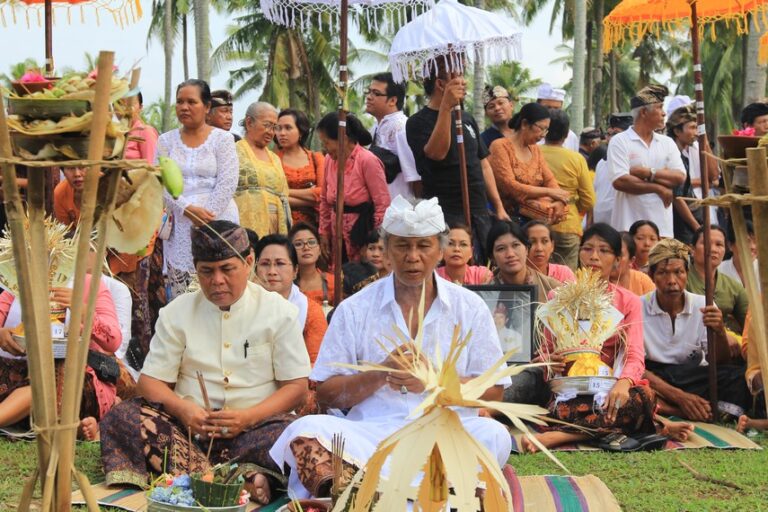 Upacara dan Ritual: Jalinan Makna, Tradisi, dan Identitas